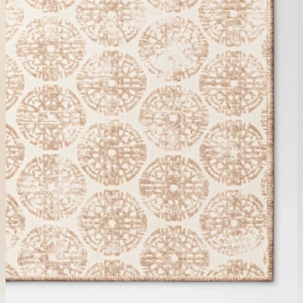 NWT set of 4 threshold beige medallion placemats 14”x19” each